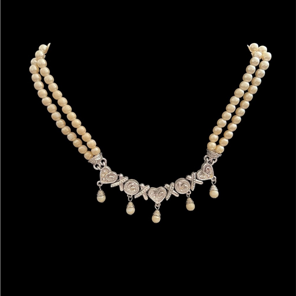 Elegant Pearl and Silver Necklace Y2K. Front and back pics.